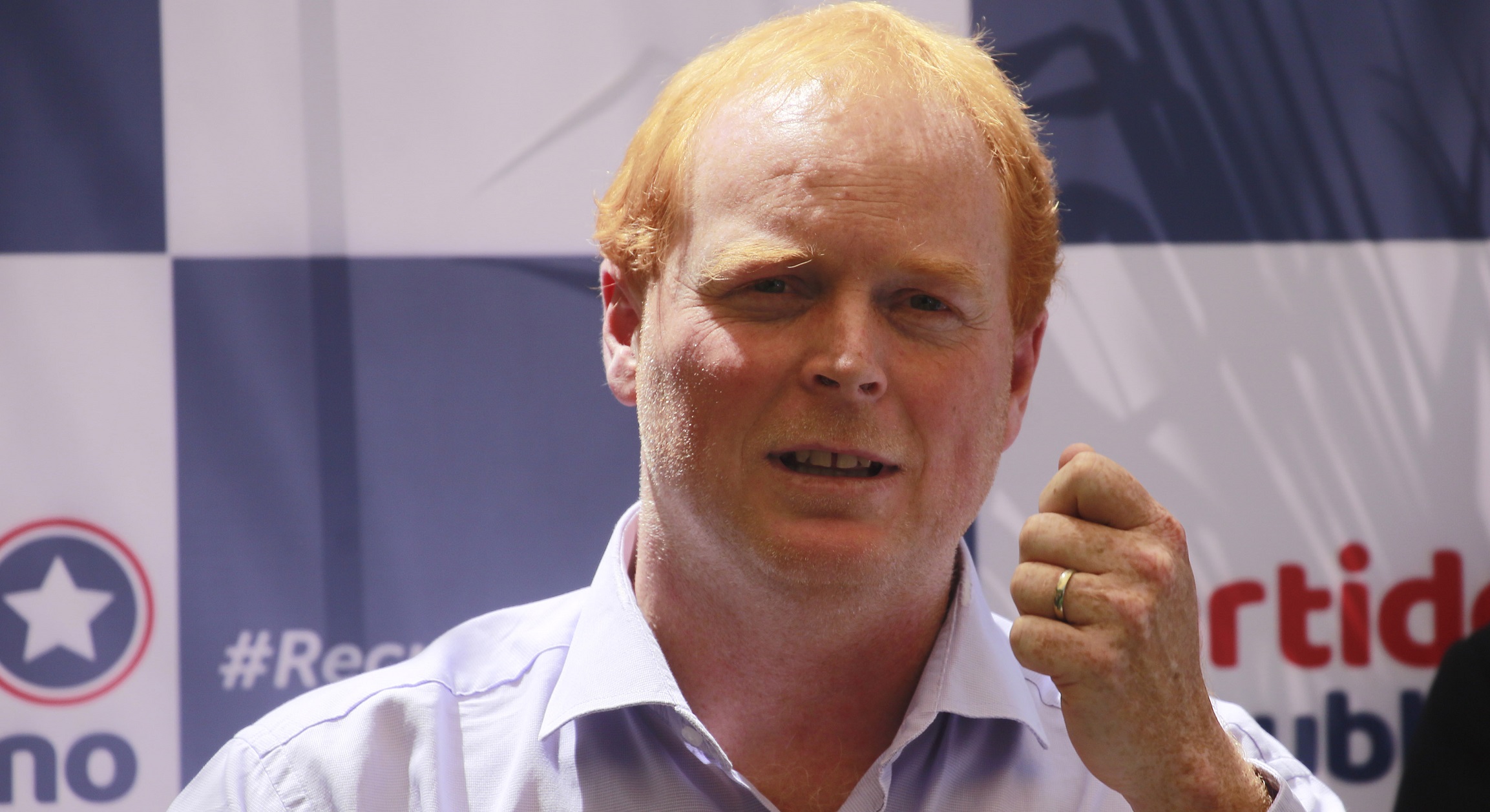 Candidato a gobernador, Rojo Edwards, se quedará sin votar el fin de semana: dio positivo a COVID-19