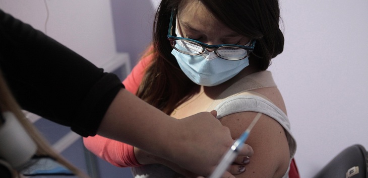 Calendario de vacunación por COVID-19: este lunes 10 de mayo comienzan menores de 40 años