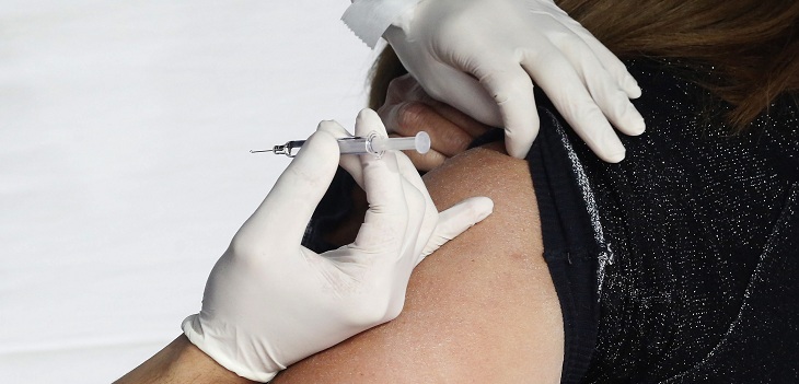 ISP autoriza el uso de vacuna Pfizer contra el COVID-19 en adolescentes desde los 12 años