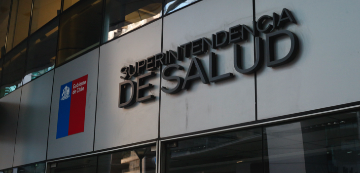 A tercer trámite proyecto que pone fin al alza unilateral de Isapres durante la pandemia