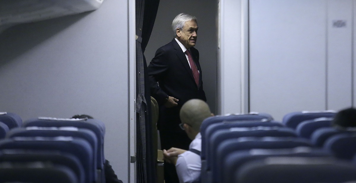 Avión de presidente Piñera es obligado a desviarse a Puerto Montt tras no poder aterrizar en Temuco