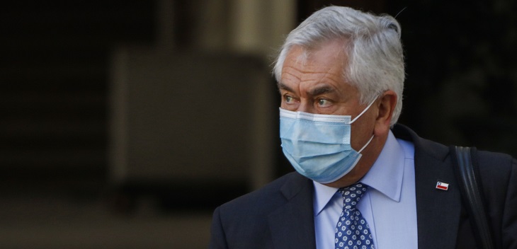 Ministro Paris aseguró que vacunación para menores de 17 años 