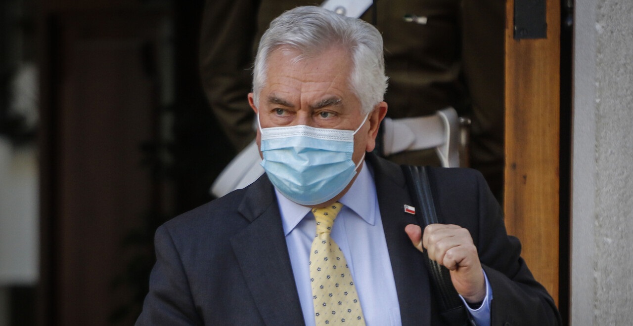 Ministro Paris reaccionó al anuncio de interpelación en su contra: 