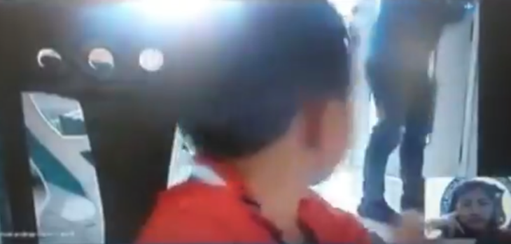 El aterrador asalto de un ladrón mientras niño estaba en clases virtuales: apoderado grabó momento