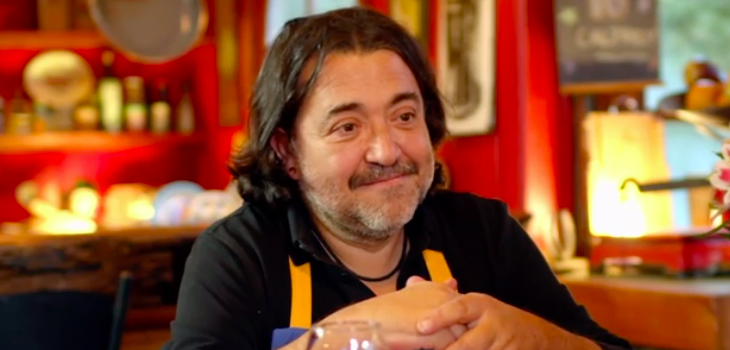 Leo Caprile mostró su bar-oficina desde donde hace radio: 