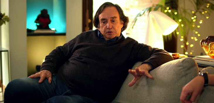 La cómica caída de Gonzalo Robles en 'De tú a tú' que sacó risas hasta detrás de cámaras