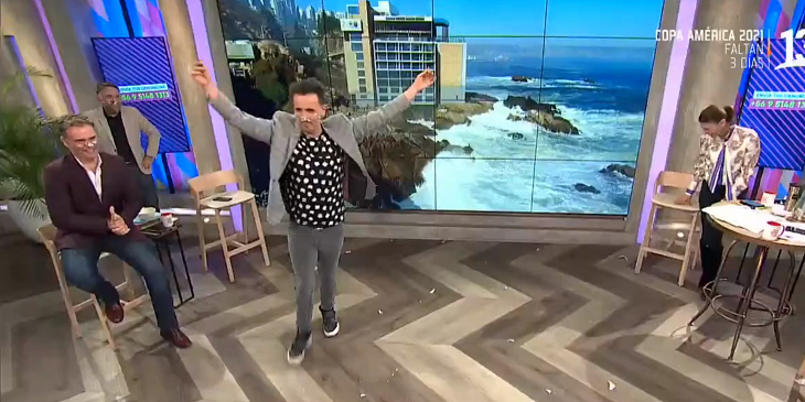 El desatado baile de Amaro Gómez-Pablos y Sergio Lagos en Bienvenidos: terminaron rompiendo platos