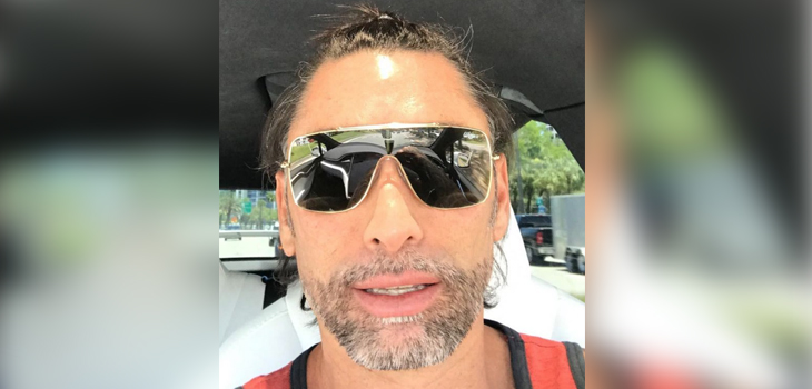 Chino Ríos ostentó su nuevo y lujoso auto: 