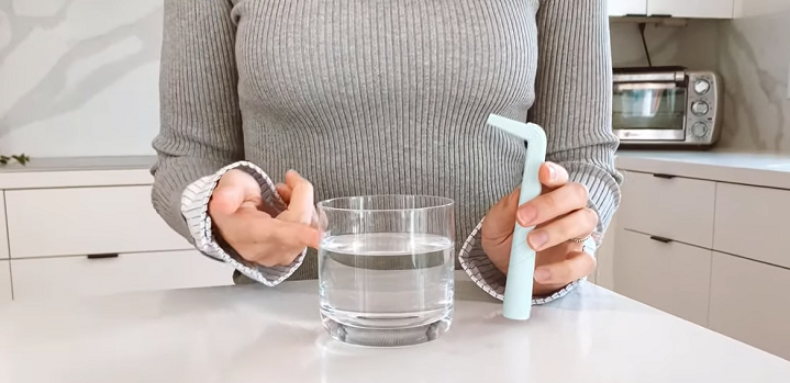 ¿Cómo curar el hipo? Expertos fabrican bombilla que elimina el reflejo involuntario de manera eficaz