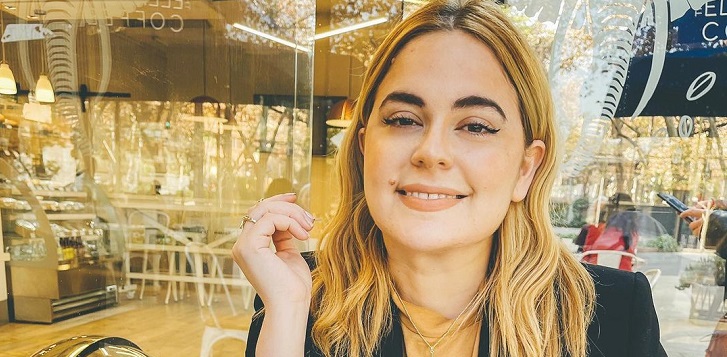 Influencer y escritora Carmen Tuitera es internada de urgencia por COVID-19