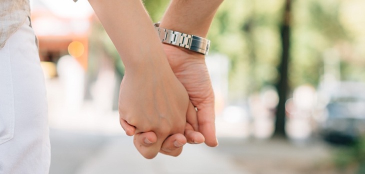 Hombre fingió secuestro y cáncer terminal en España para que su novia no lo dejara: fue detenido