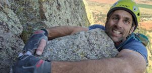 La historia del primer no vidente que escaló el Everest: gracias a la ciencia hoy ‘ve’ con la lengua