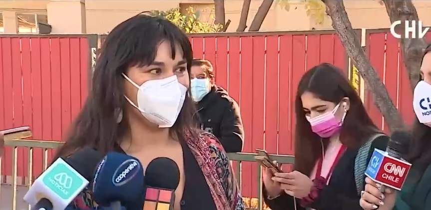 Izkia Siches llegó a votar y anunció propuesta del Colmed: 
