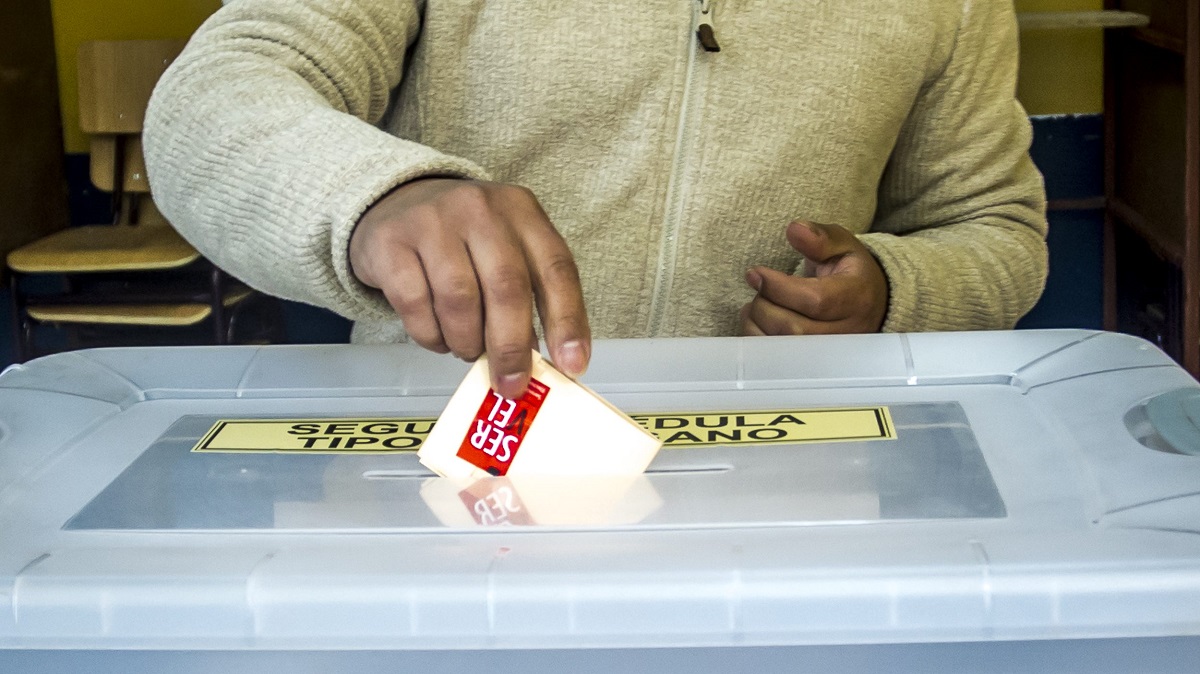 ¿Cómo saber cuáles son los candidatos/as a los cargos? Servel habilitó herramienta para informar