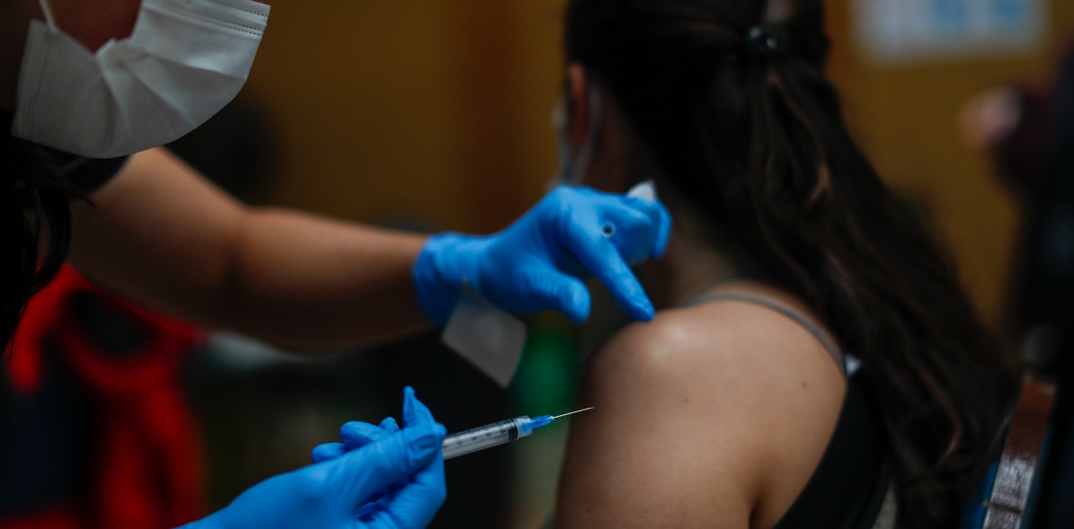 Gobierno inicia estudio para aplicar tercera dosis de la vacuna contra el COVID-19