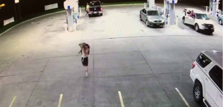 Video muestra el angustiante momento en que hombre secuestra a su pareja mientras ella pide ayuda