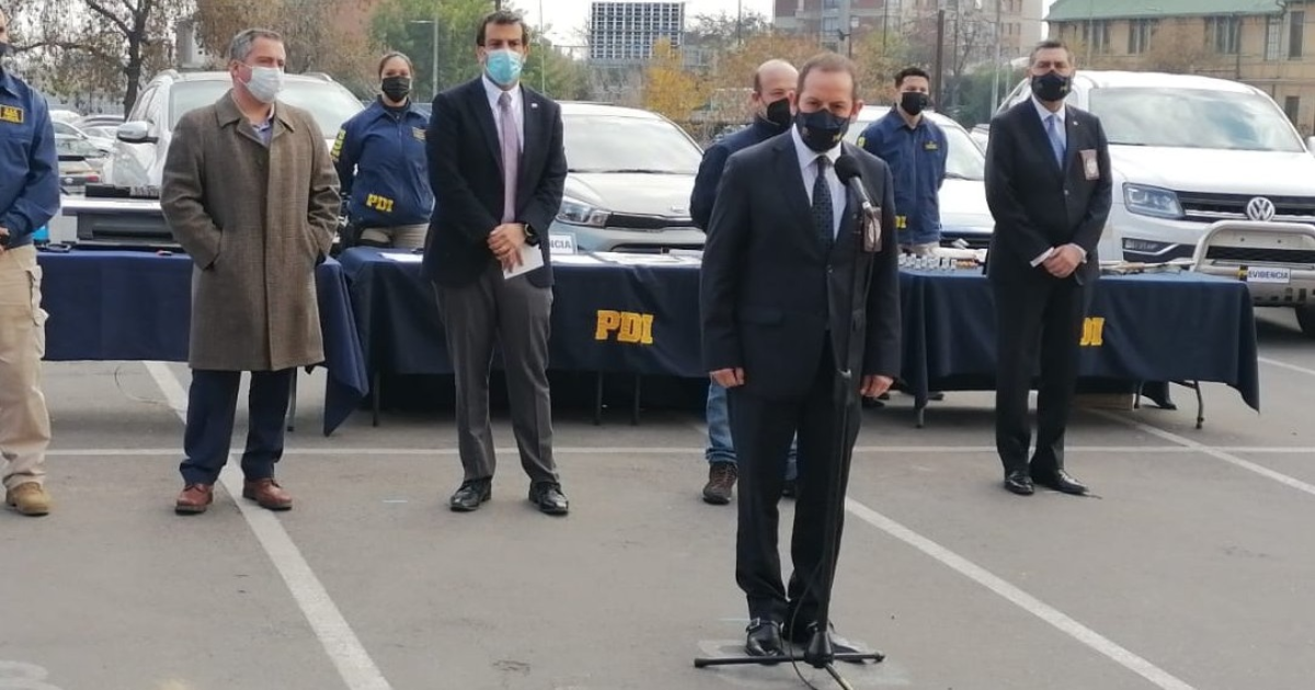 Hermana de Esteban Paredes fue detenida: participaba con banda que robaba y clonaba autos de lujo