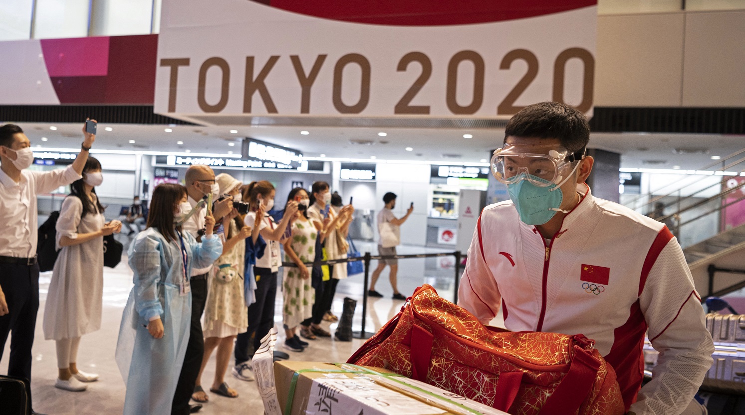 Detectan primer caso de COVID-19 en la Villa Olímpica de Tokio