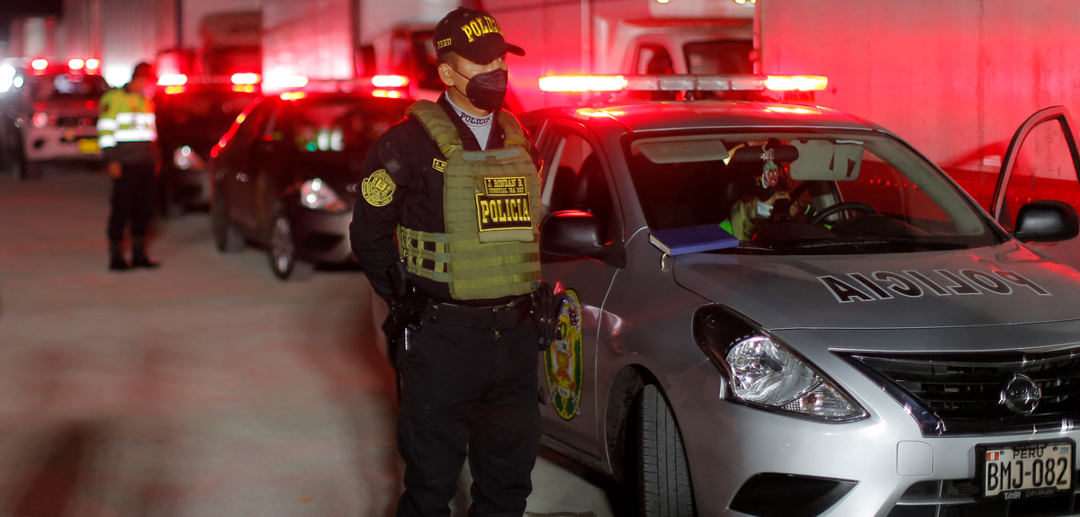 Camioneta cayó a abismo en ruta de Perú dejando siete muertos: seis niños entre ellos