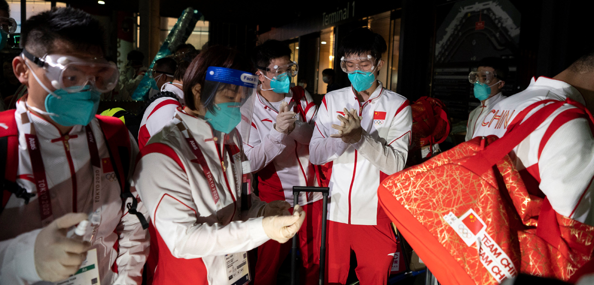 Dos atletas dieron positivo en pruebas de COVID-19 en Villa Olímpica de Tokio