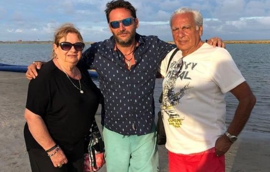 Daniel Fuenzalida y sus padres