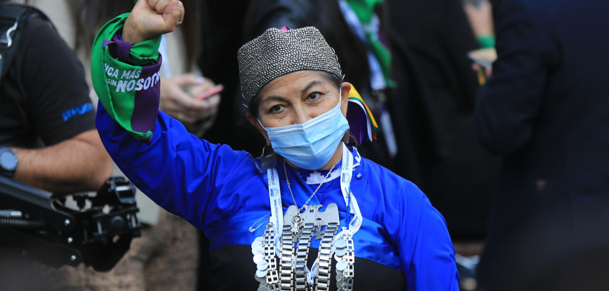 Elisa Loncón recibirá protección policial permanente de dos carabineras tras denunciar amenazas