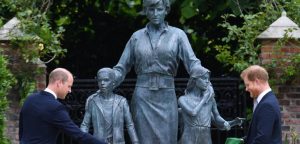 Reencuentro, flores y hasta un poema: los emotivos detalles del homenaje a Diana de Gales