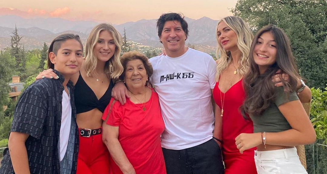 Familia Zamorano Alberó disfrutó de los Premios Juventud en Miami: asistieron con elegante vestuario