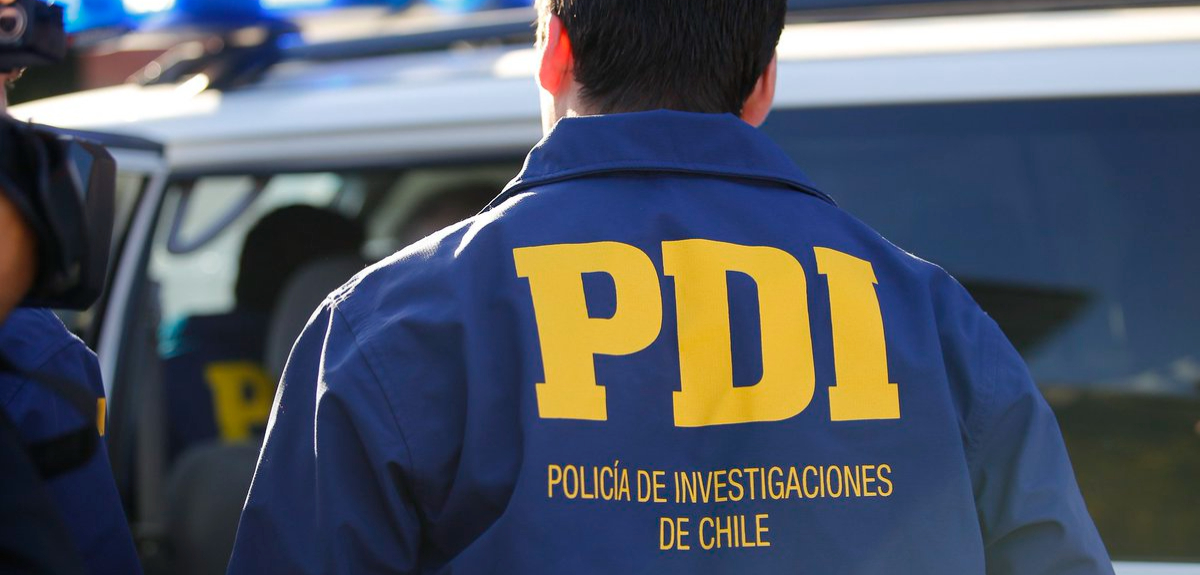PDI detuvo a acusado de asesinar a joven en plaza de Peñalolén para robarle celular: tiene 16 años