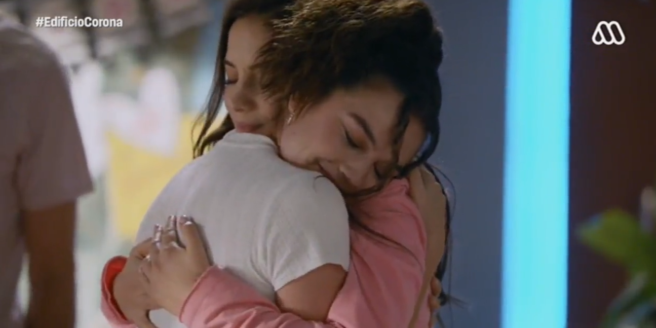 Nada de amnesia: así fue el esperado reencuentro entre Rubí y Maca en 'Edificio Corona'