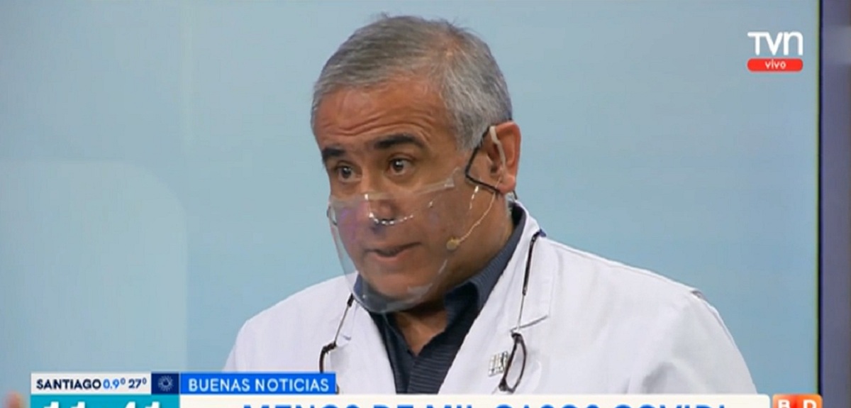 Doctor Ugarte se emocionó por bajar de los mil casos COVID en el país: 