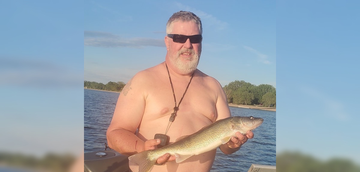 Hombre sufrió insólito accidente mientras pescaba en EEUU: se enterró el anzuelo en el corazón