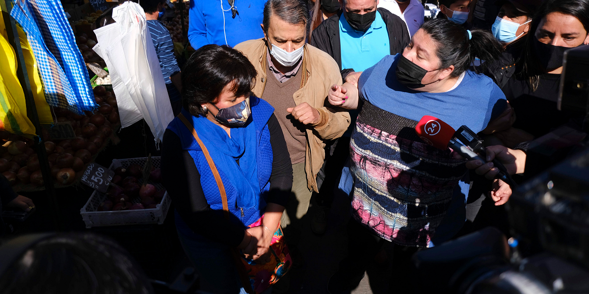 Increpan e insultan a Yasna Provoste en Puente Alto: fue expulsada durante actividad en feria