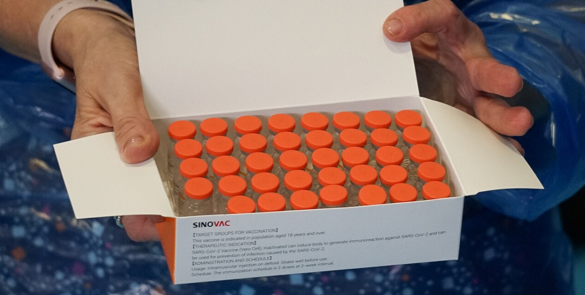 Denuncian fallo en cadena de frío que afectó a 4 mil vacunas contra el COVID-19 e influenza en Maule