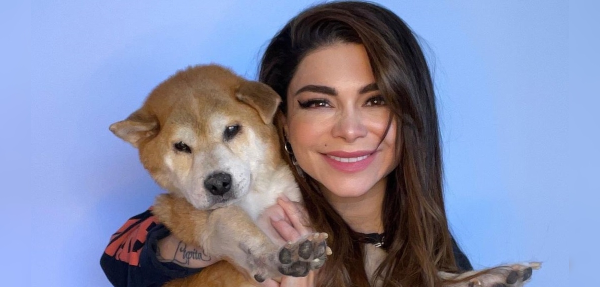 La triste pérdida que enluta a Antonella Ríos: murió perrito que la acompañó durante 15 años