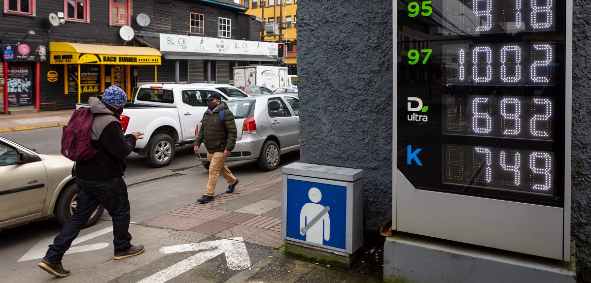 Cliente atacó a trabajador tras discusión en servicentro: le cortó dos dedos de su mano con un hacha