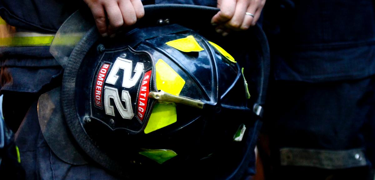 Preocupante encuesta a bomberas chilenas: 46% dice haber sido violada o abusada sexualmente