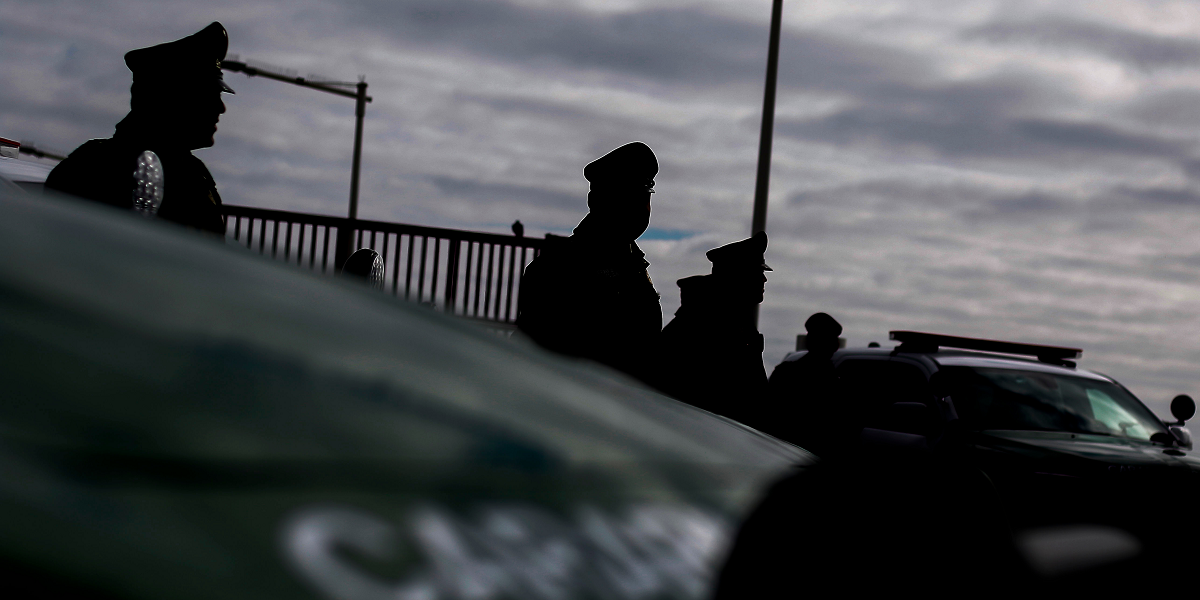 Carabineros da de baja a dos funcionarios detenidos durante allanamiento por droga en Recoleta