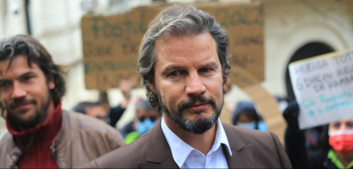 Desistió de La Moneda: Dr. File presentó candidatura a senador por la Región Metropolitana