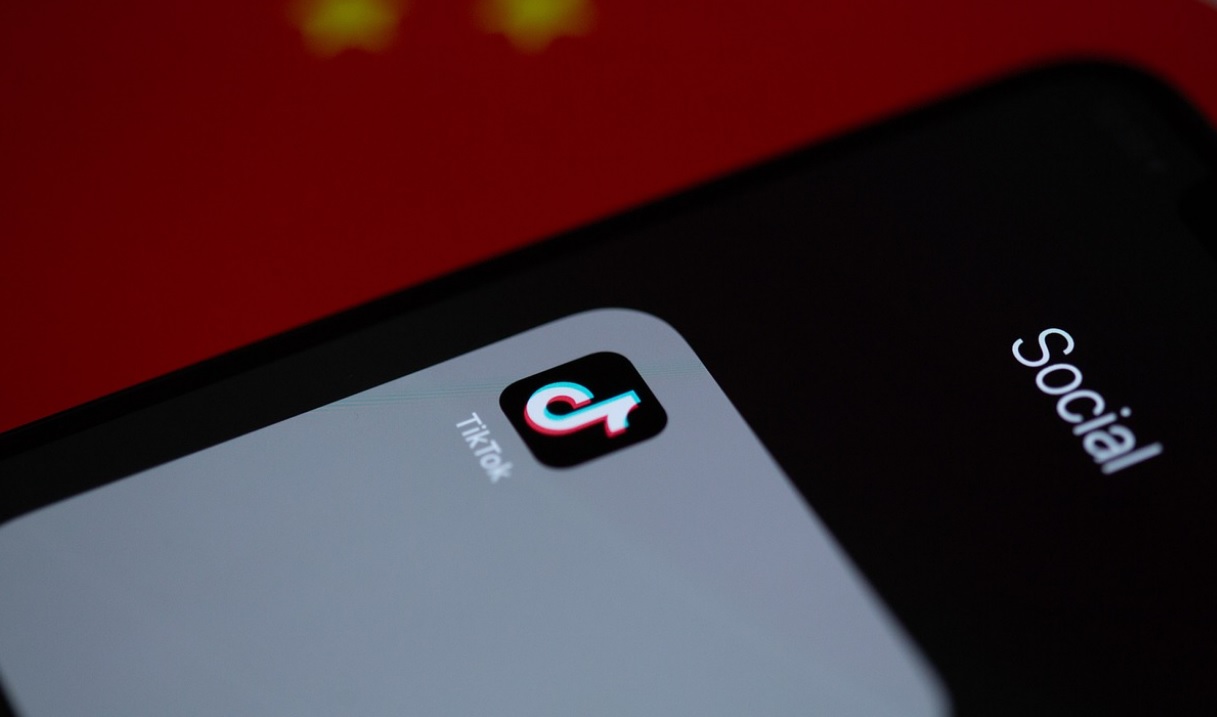 Niña de 11 años en riesgo vital tras hacer reto de TikTok en Concepción: sufrió múltiples quemaduras