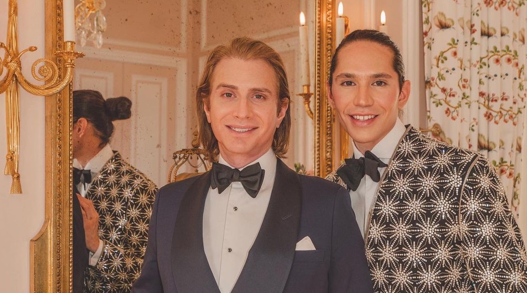 Di Mondo celebró su cumpleaños 38 en el Palacio de Versalles con traje inspirado en Edith Piaf