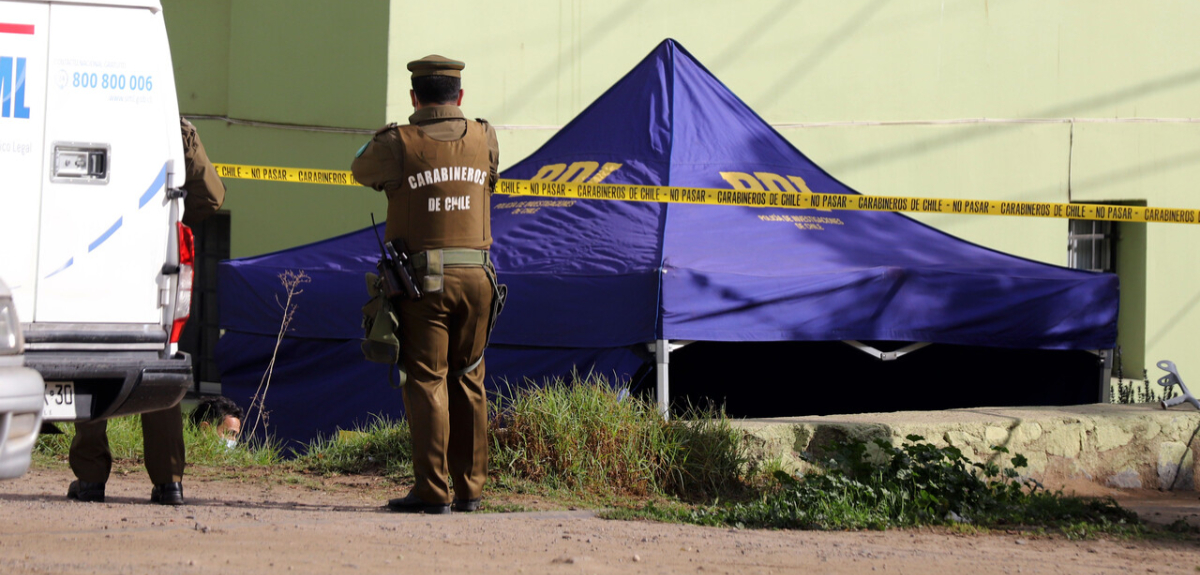 Hombre murió tras caer de segundo piso durante trabajos de ampliación en Renca: se perforó el cuello