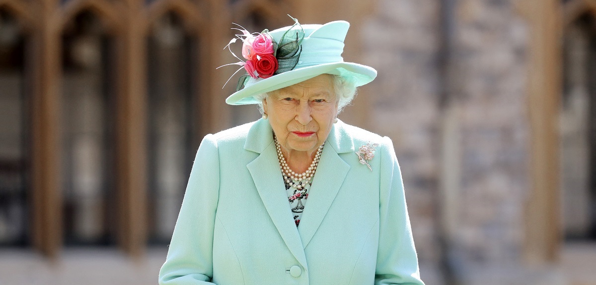 Alerta en la residencia de la Reina Isabel II: miembro de su personal dio positivo por COVID