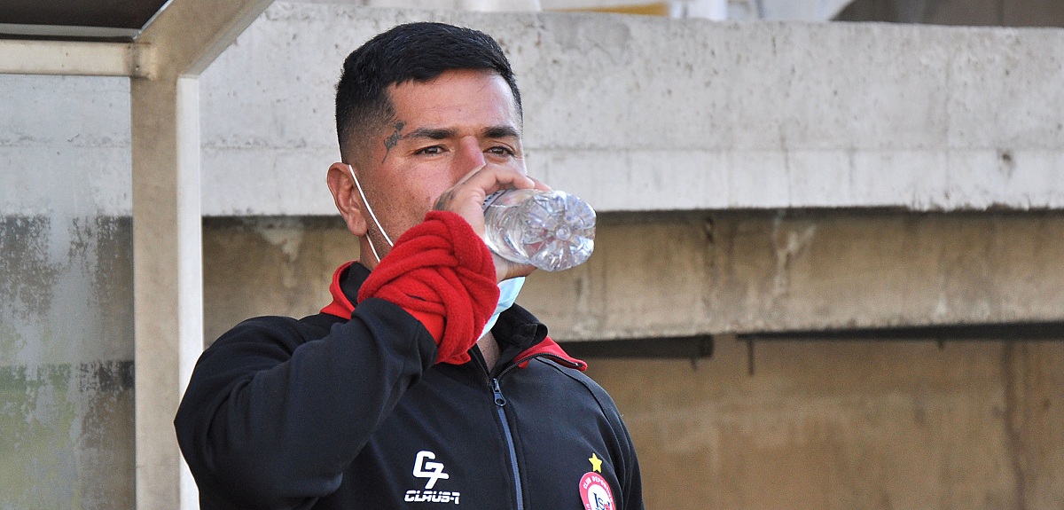 Kike Acuña fue desvinculado como técnico de Unión San Felipe: duró tres meses en el cargo