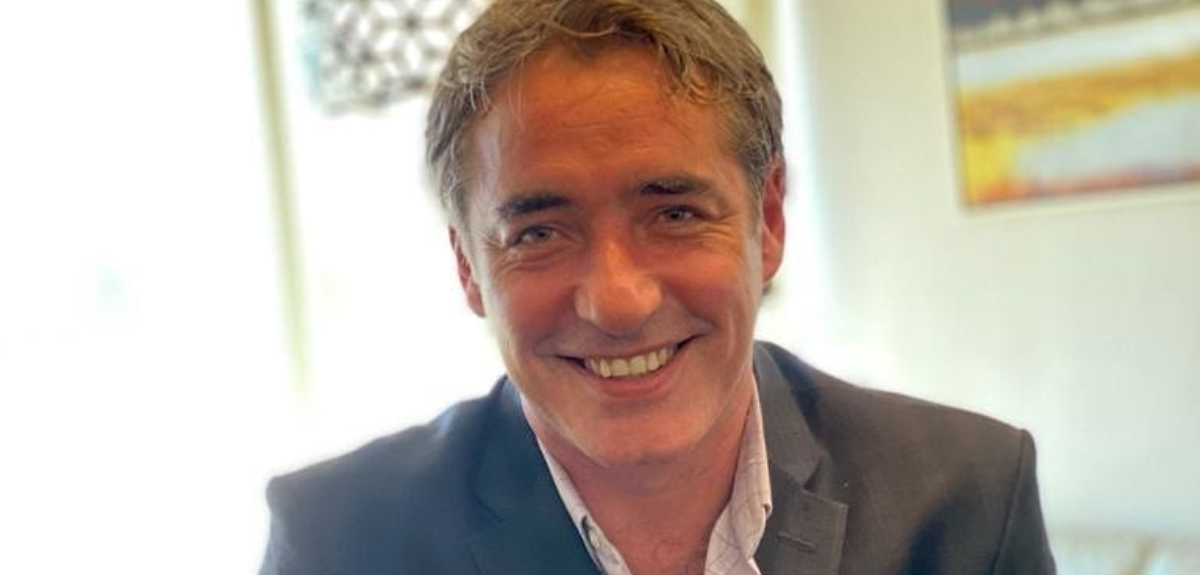 ¿Muy distinto? José Luis Repenning mostró imagen de cómo lucía cuando era estudiante universitario