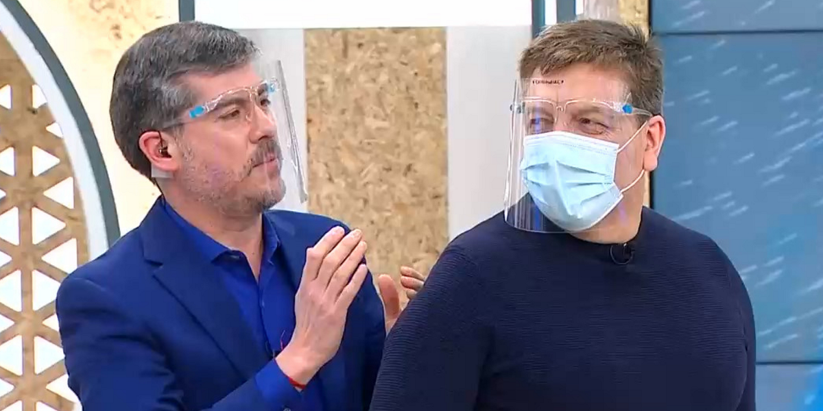 “Pero no tan fuerte”: la hilarante sesión de quiropraxia del meteorólogo Eduardo Sáez a JC Rodríguez