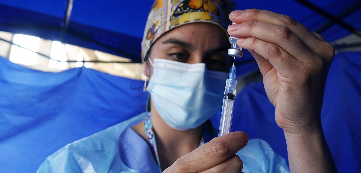 Estudio Minsal: vacunas Pfizer y AstraZeneca son 100% efectivas para prevenir muerte por COVID-19