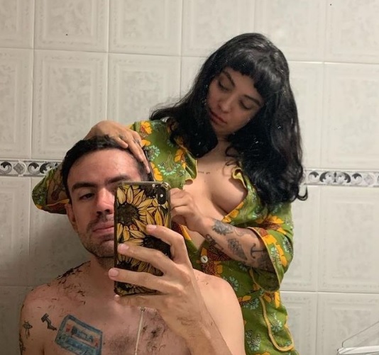 Mon Laferte pareja