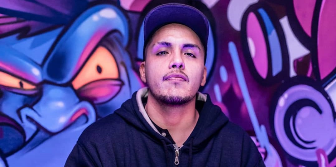 Rapero nacional 'Portavoz' permanece con diagnóstico reservado tras sufrir grave accidente