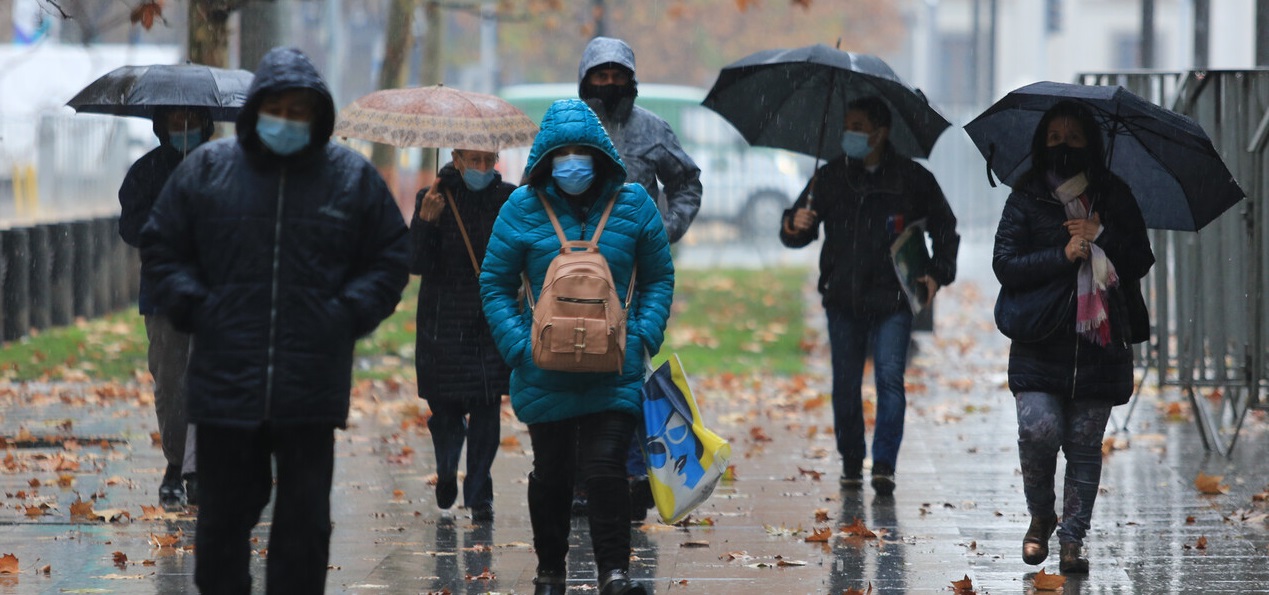 MOP alerta por sistema frontal en la capital y advierte riesgo de aluviones en algunas regiones
